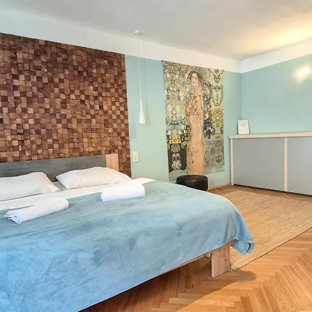 Apartment Gustav Klimt *